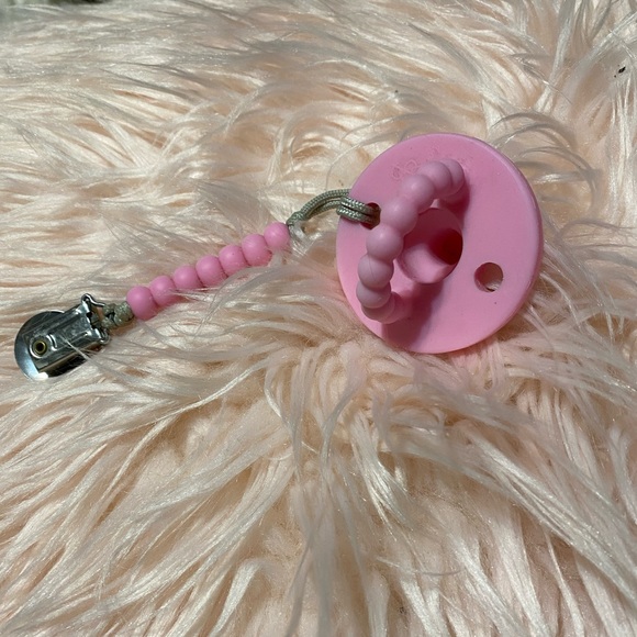 ryan and rose Other Ryan Rose Cutie Pat Stage Pacifier And Clip